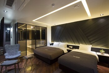2 Heaven Hotel