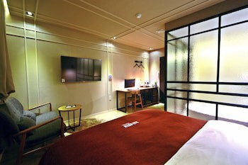 2 Heaven Hotel