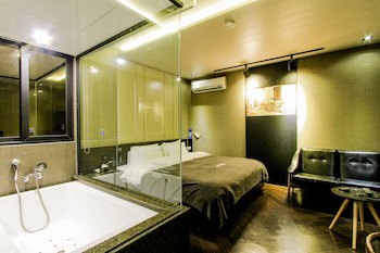 2 Heaven Hotel