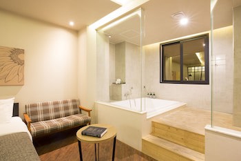2 Heaven Hotel