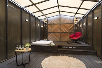 2 Heaven Hotel