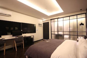 2 Heaven Hotel