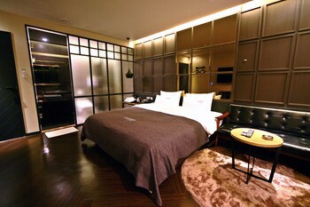 2 Heaven Hotel