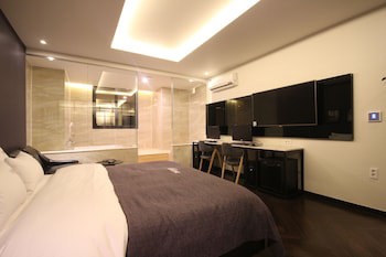 2 Heaven Hotel