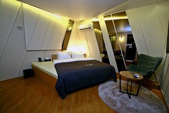 2 Heaven Hotel