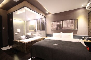 2 Heaven Hotel