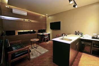 2 Heaven Hotel