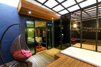 2 Heaven Hotel