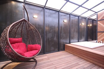 2 Heaven Hotel