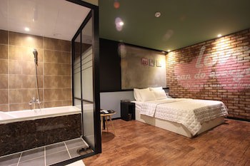 G7 Hotel