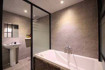 G7 Hotel