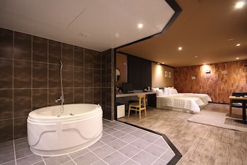 G7 Hotel