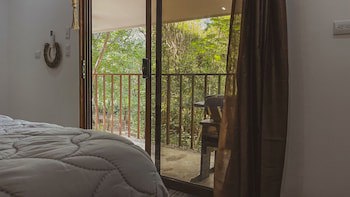 Dreamsea Surf Camp