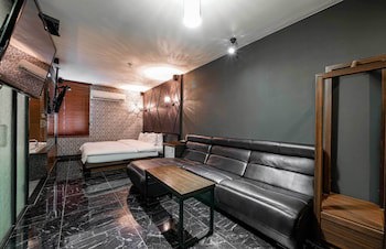 Gary Cooper Hotel