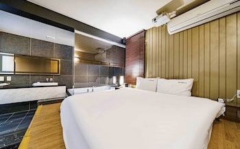 Gary Cooper Hotel