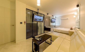 Gary Cooper Hotel