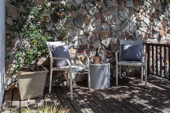 Whale Rock Luxury Lodge