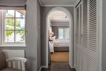 Whale Rock Luxury Lodge