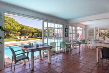 Whale Rock Luxury Lodge