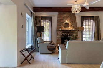 Whale Rock Luxury Lodge