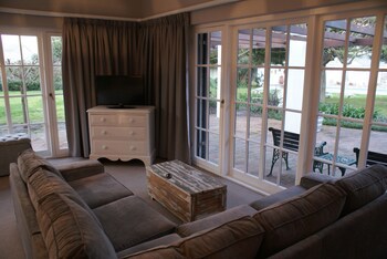 Whale Rock Luxury Lodge