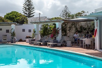 Whale Rock Luxury Lodge