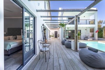 Whale Rock Luxury Lodge