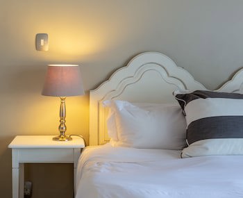 Whale Rock Luxury Lodge