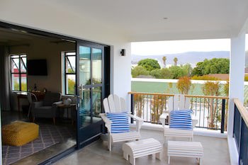 Whale Rock Luxury Lodge