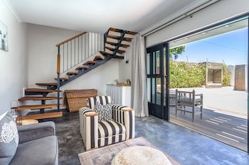 Whale Rock Luxury Lodge