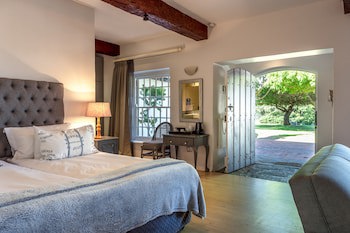 Whale Rock Luxury Lodge