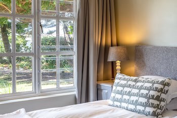 Whale Rock Luxury Lodge