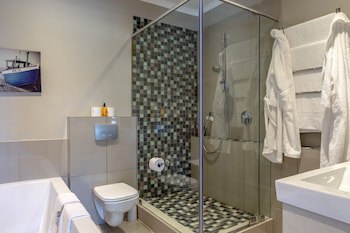 Whale Rock Luxury Lodge