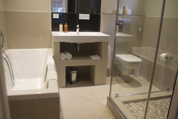 Whale Rock Luxury Lodge