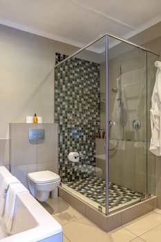 Whale Rock Luxury Lodge