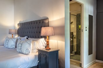 Whale Rock Luxury Lodge