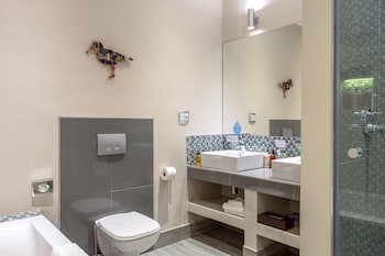 Whale Rock Luxury Lodge