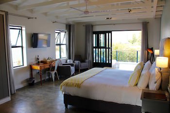 Whale Rock Luxury Lodge