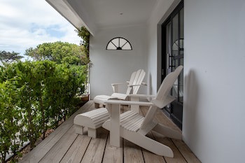 Whale Rock Luxury Lodge