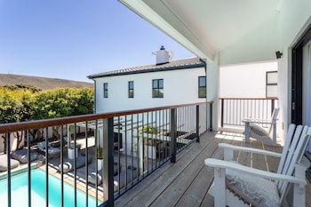Whale Rock Luxury Lodge