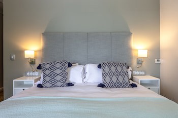Whale Rock Luxury Lodge