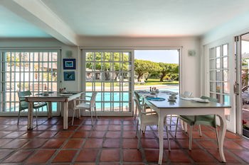 Whale Rock Luxury Lodge