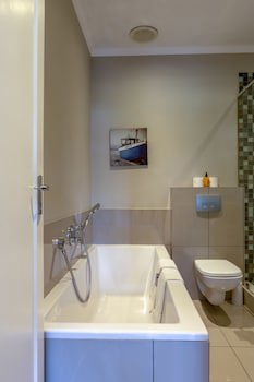 Whale Rock Luxury Lodge