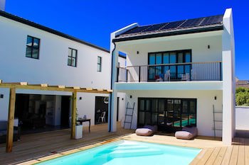 Whale Rock Luxury Lodge