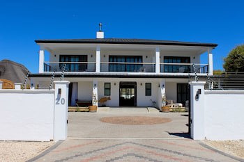 Whale Rock Luxury Lodge