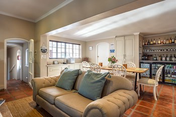 Whale Rock Luxury Lodge