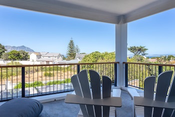 Whale Rock Luxury Lodge