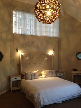 Whale Rock Luxury Lodge