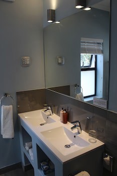 Whale Rock Luxury Lodge