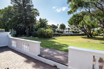 Whale Rock Luxury Lodge